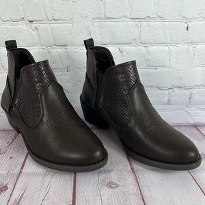 Easy Street Legend Women's Ankle Boots Size 6.5W